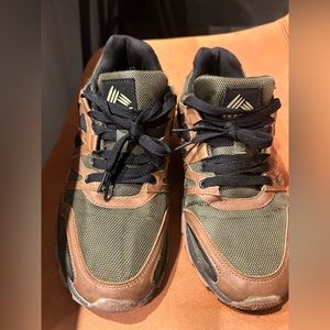 Men’s RBX sneakers like new size 9.5 tennis shoes